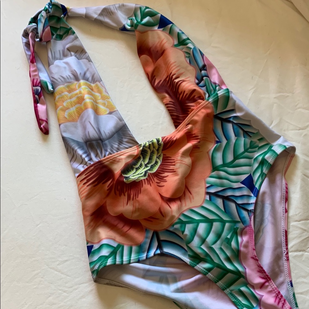Super cute flower swimsuit